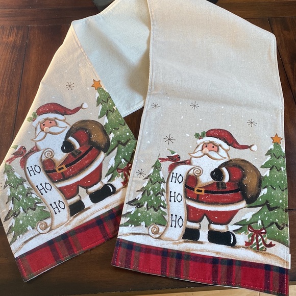 NWOT Santa table runner - Picture 1 of 11